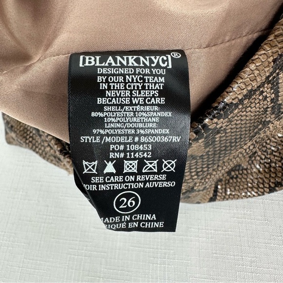 Blank NYC Women’s Size 26 Faux Snake Leather Lined Miniskirt - Picture 10 of 10